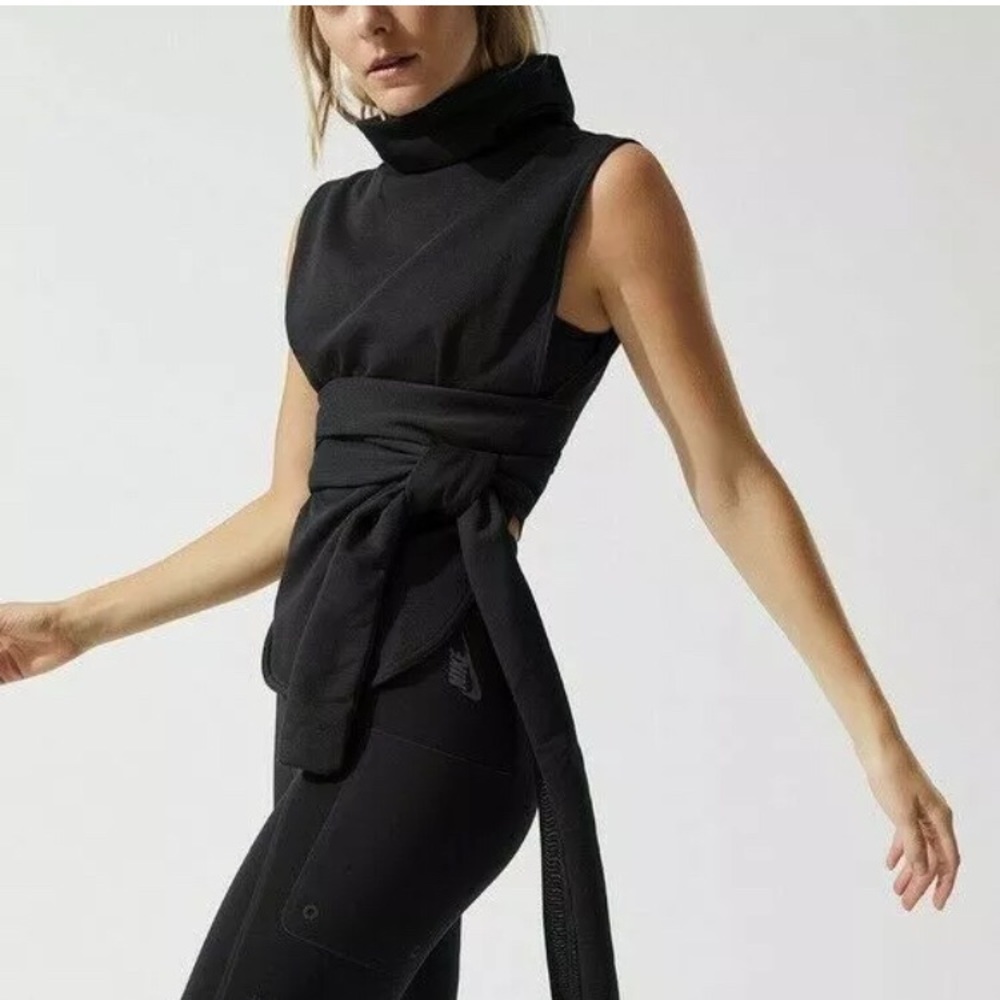 Nike Dry-Fit Versa Wrap